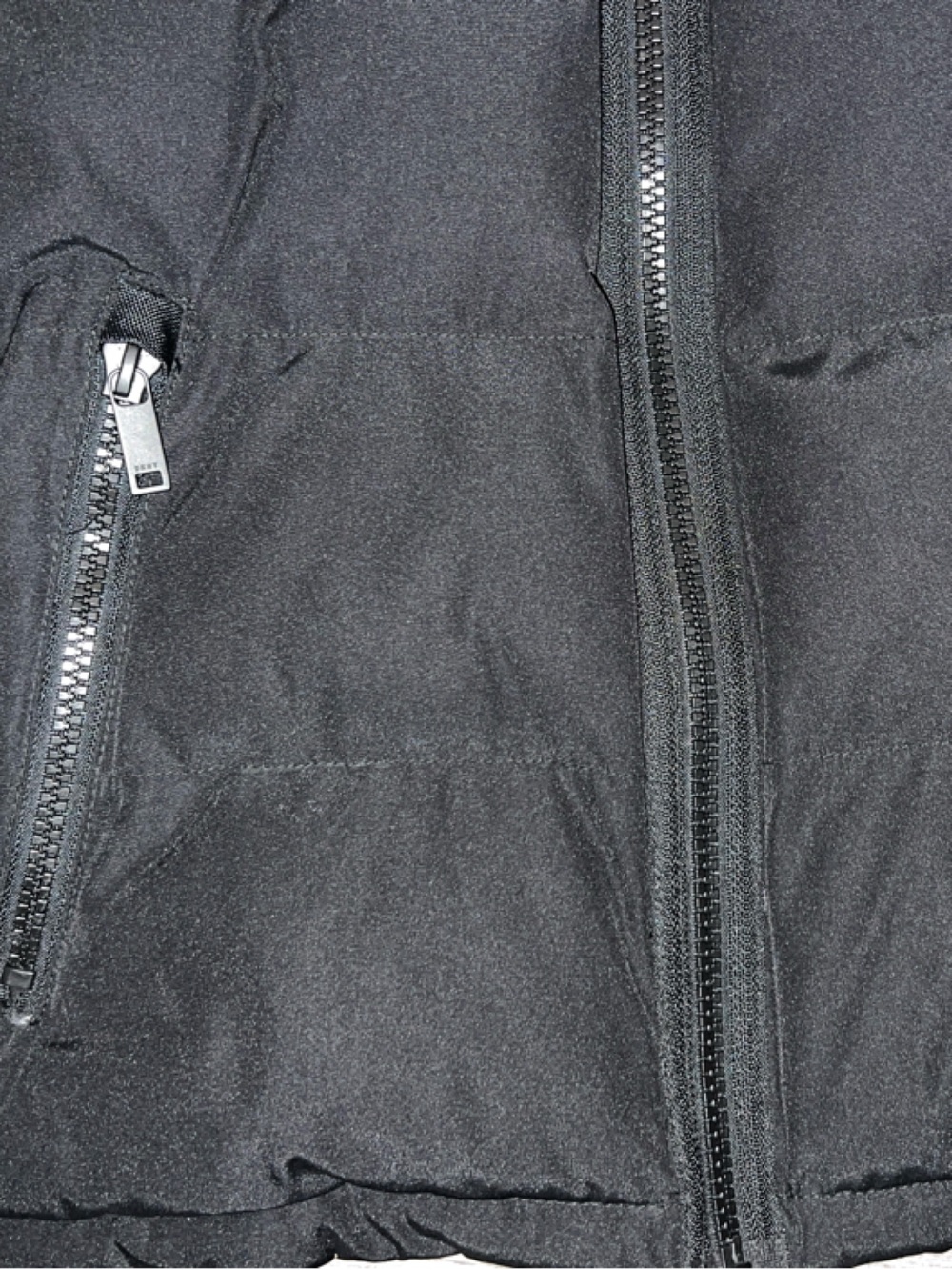 DKNY Men's Hooded Puffer Jacket‎ - Picture 7 of 10